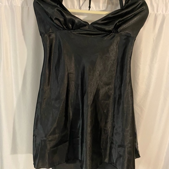 Lingerie - Picture 2 of 3